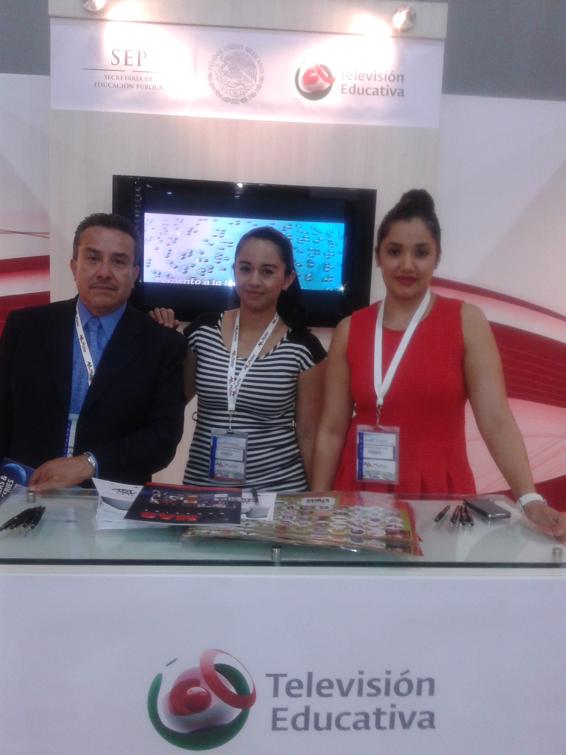 Representantes de la SEP y Television Educativa de Mexico.